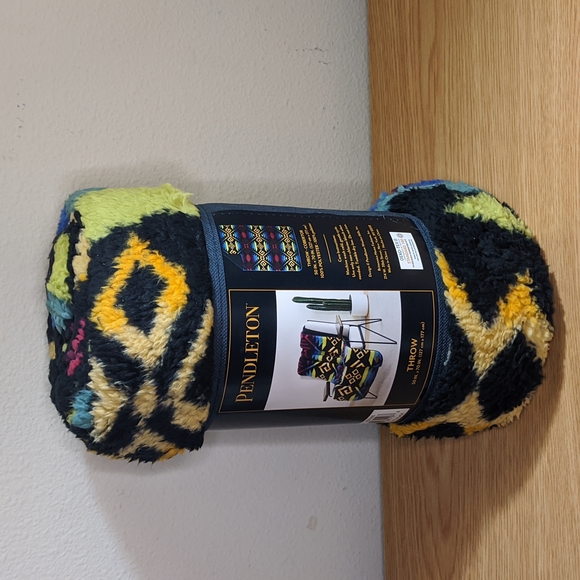 🔥🔥Pendleton Sherpa Fleece Throw - Picture 5 of 5